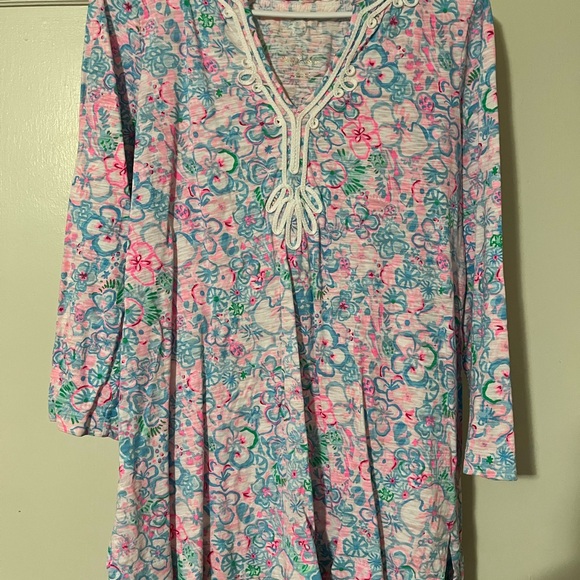 Lilly Pulitzer Floral 3/4 sleeve tunic top - Picture 1 of 2